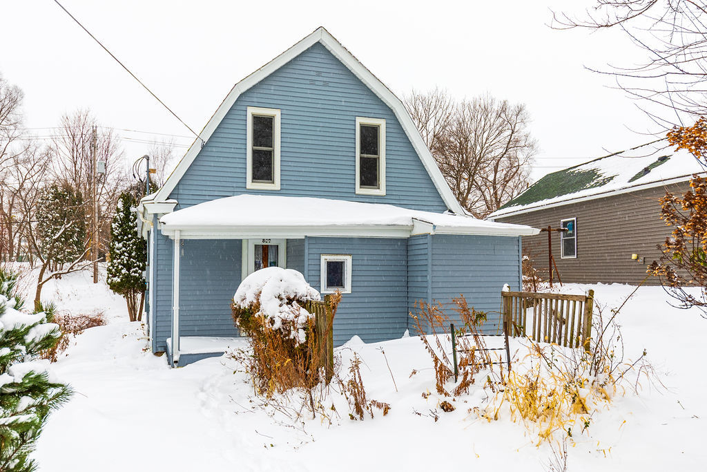 809 Franklin Street Galena, IL 61036 - Photo 27 of 28 a front view of a house with patio