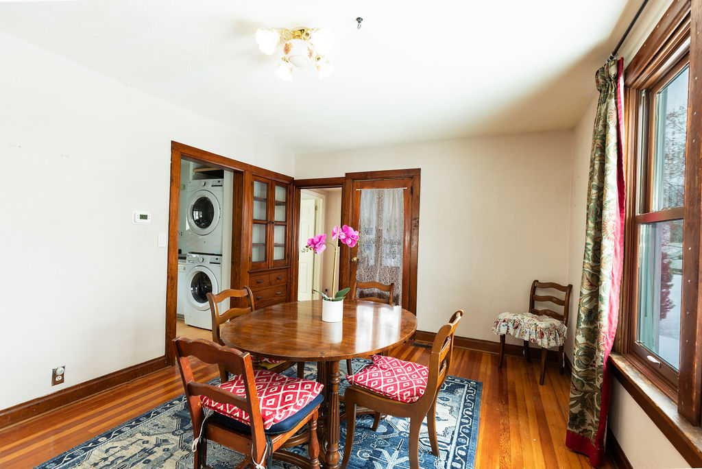 809 Franklin Street Galena, IL 61036 - Photo 8 of 28 a dining room with furniture and wooden floor