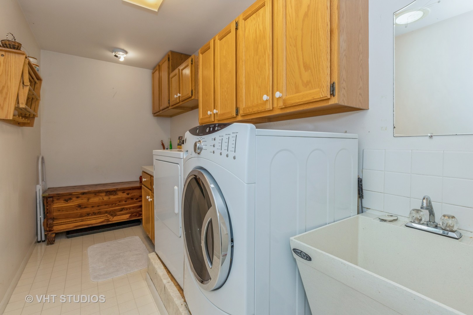 16943 West State Line Road Zion, IL 60099 - Photo 18 of 26 a utility room with dryer and washer