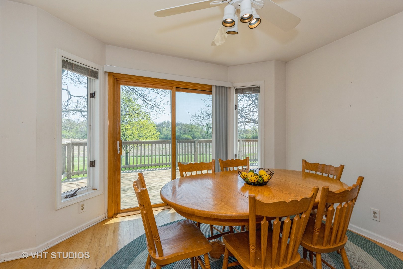 16943 West State Line Road Zion, IL 60099 - Photo 9 of 26 a view of a dining room with furniture window and outside view
