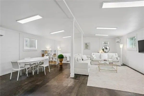 $2,000 | 5414 Magazine Street, Unit B, New Orleans, LA 70115