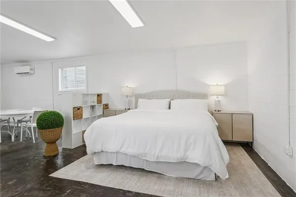 $2,000 | 5414 Magazine Street, Unit B, New Orleans, LA 70115