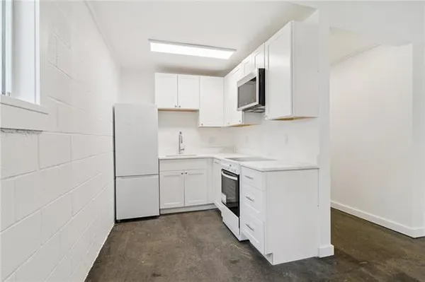 $2,000 | 5414 Magazine Street, Unit B, New Orleans, LA 70115