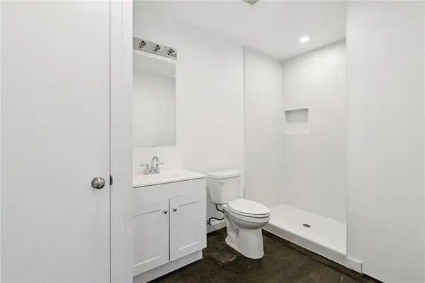 $2,000 | 5414 Magazine Street, Unit B, New Orleans, LA 70115