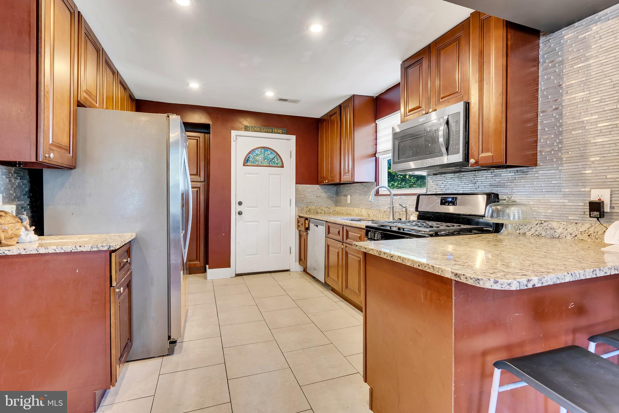 4303 Maple Road Morningside, MD 20746 - Photo 14 of 44