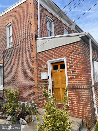 $250,000 | 106 Chester Pike, Darby, PA 19023