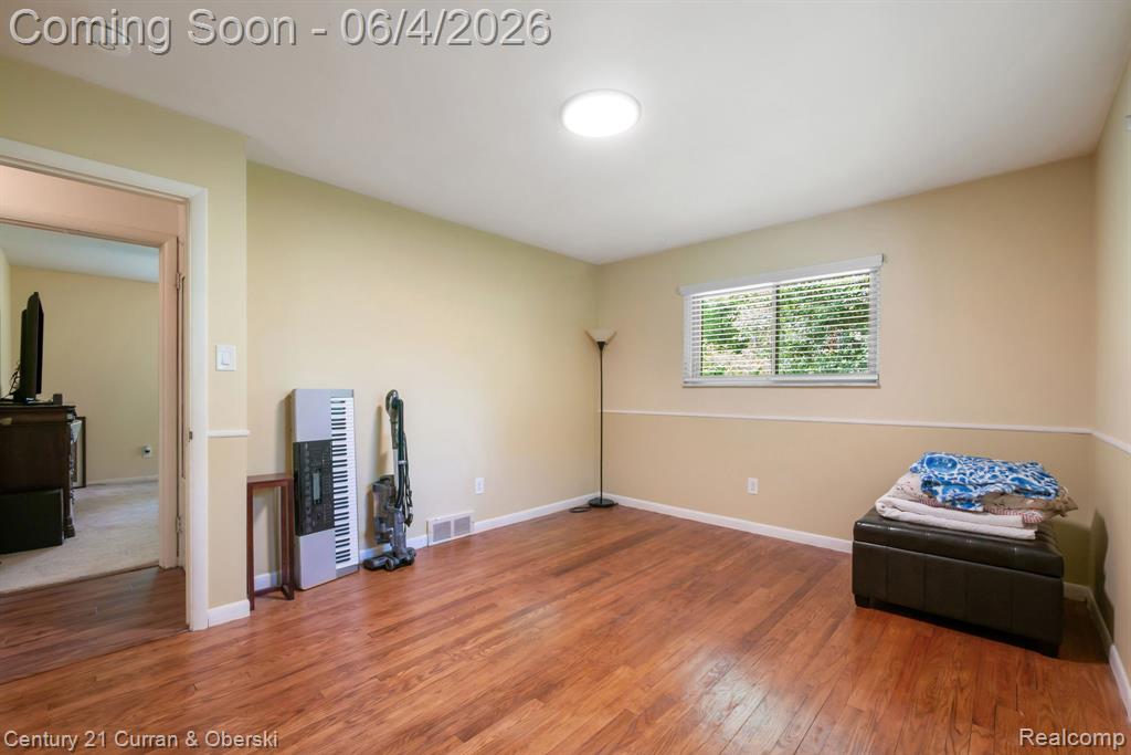 36634 West Lyman Road Farmington, MI 48331 - Photo 30 of 53 Gallery Image 30
