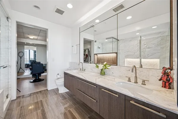 $1,649,999 | 3130 North Harwood Street, Unit 1606, Dallas, TX 75201