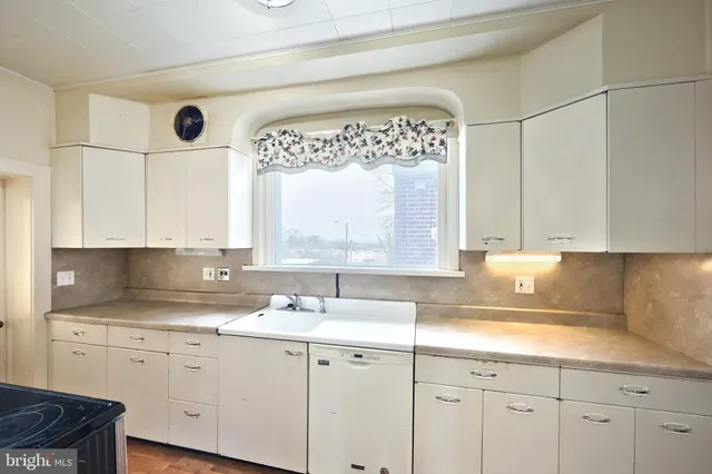 $199,999 | 501 East Main Street, Dallastown, PA 17313