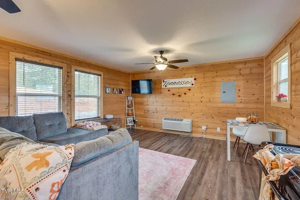 $749,000 | 117-125 Ridgeview Drive, Elizabethton, TN 37643