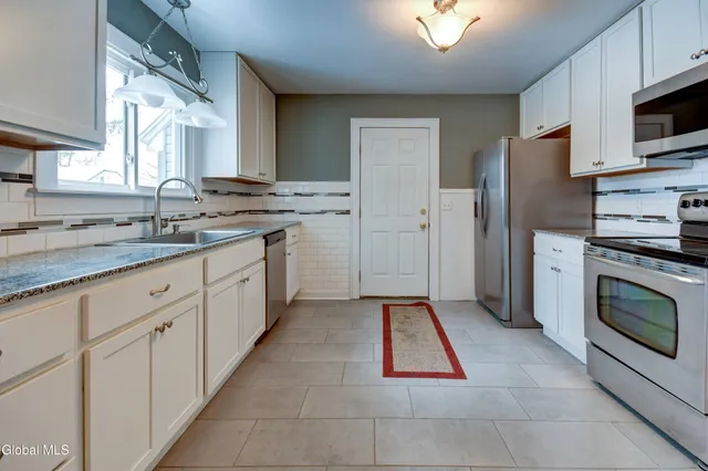 $269,000 | 110 East Montgomery Street, Johnstown, NY 12095