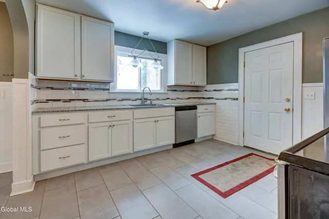 $269,000 | 110 East Montgomery Street, Johnstown, NY 12095