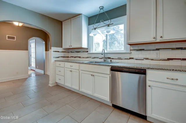 $269,000 | 110 East Montgomery Street, Johnstown, NY 12095