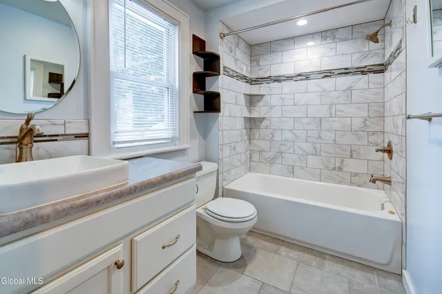 $269,000 | 110 East Montgomery Street, Johnstown, NY 12095