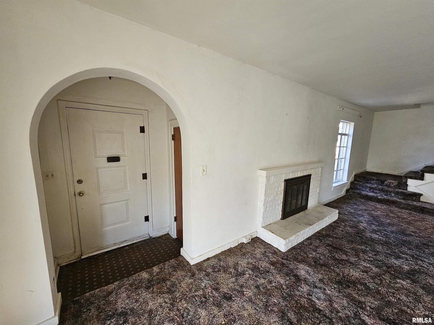 1604 Salem Road Mount Vernon, IL 62864 - Photo 9 of 21 a view of a livingroom with a fireplace