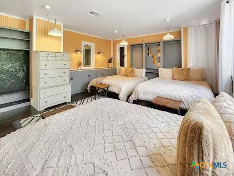 $845,000 | 445 North Wall Street, Belton, TX 76513