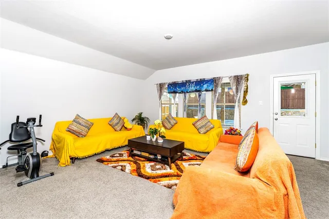 $2,600 | 417 Destin Drive, Fort Worth, TX 76131