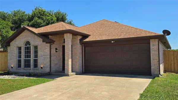 $2,800 | 1114 Sage Brush Trail, Midlothian, TX 76065