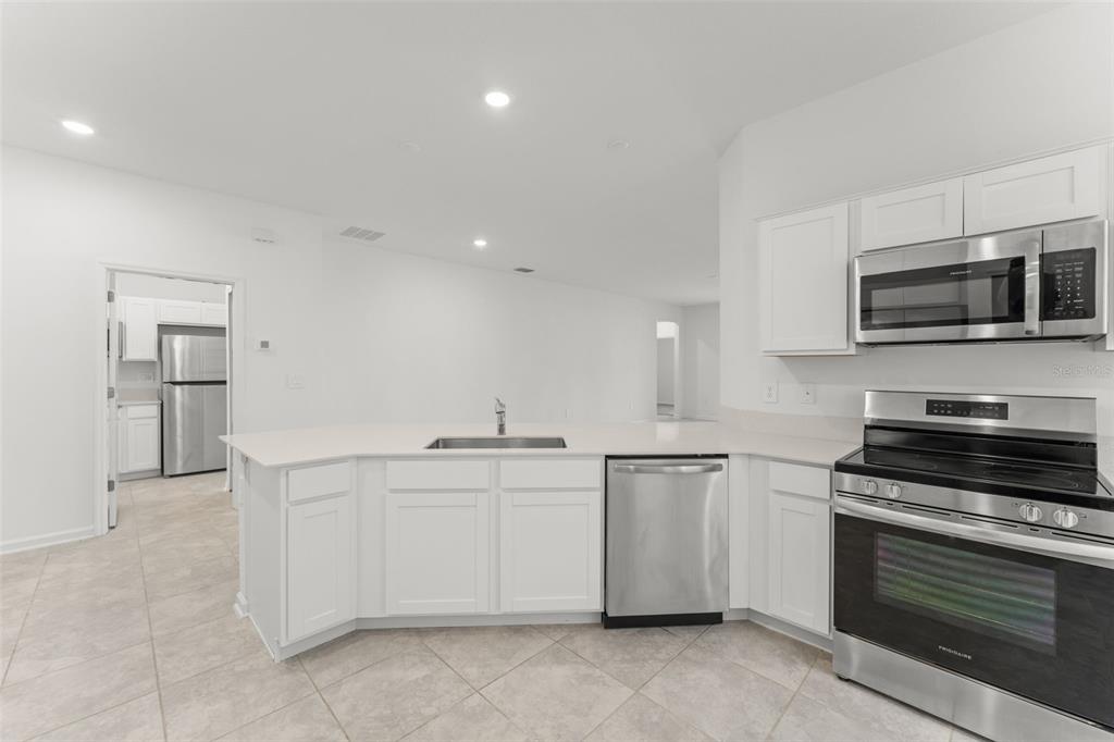 516 Reggie Road Winter Haven, FL 33859 - Photo 8 of 56