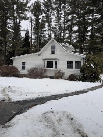 $2,350 | 112 Old Bridge Street, Pelham, NH 03076