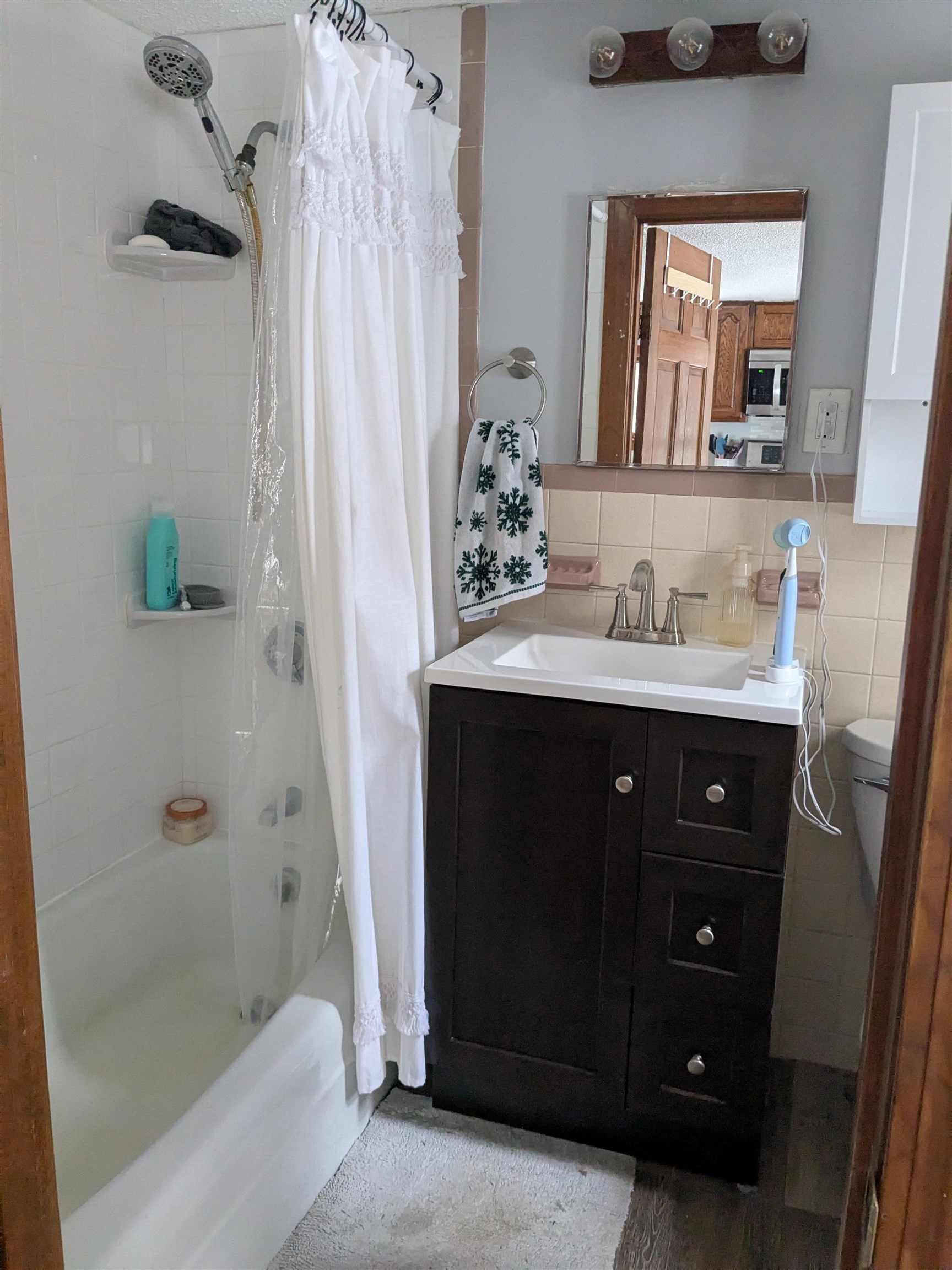 112 Old Bridge Street Pelham, NH 03076 - Photo 9 of 19