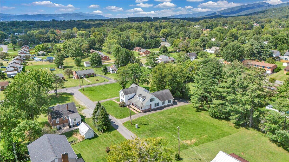 6510 Brookfield Road Roanoke, VA 24019 - Photo 115 of 119 a view of a lush green field