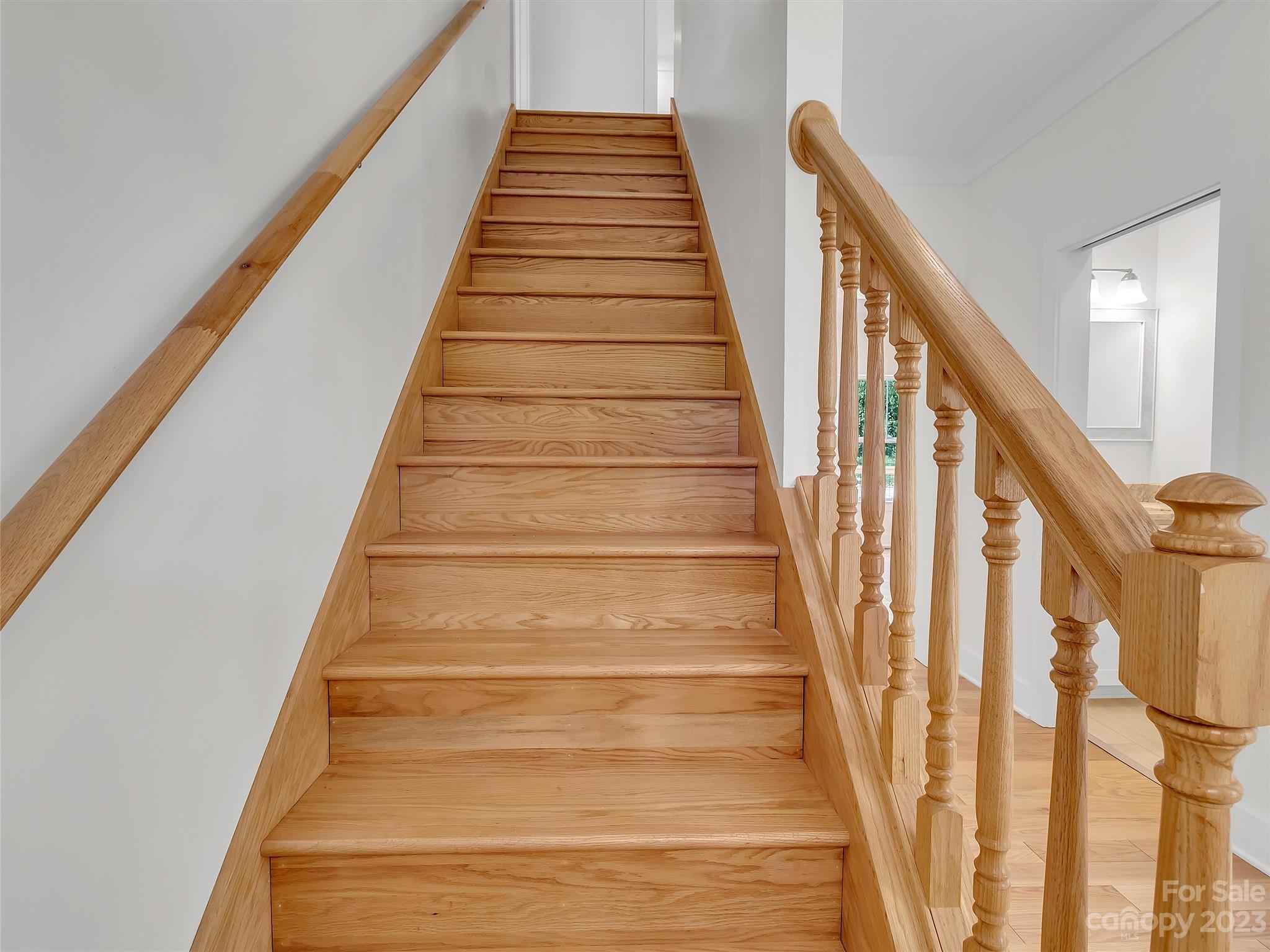 160 Rdg Vw Drive, Unit 21 Clyde, NC 28721 - Photo 27 of 39 a view of entryway