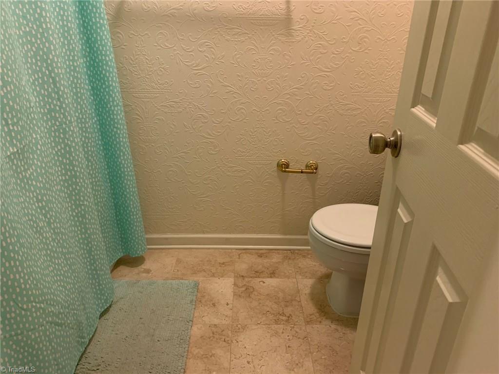 2103 Acorn Ridge Road Greensboro, NC 27407 - Photo 20 of 30 Gallery Image 20