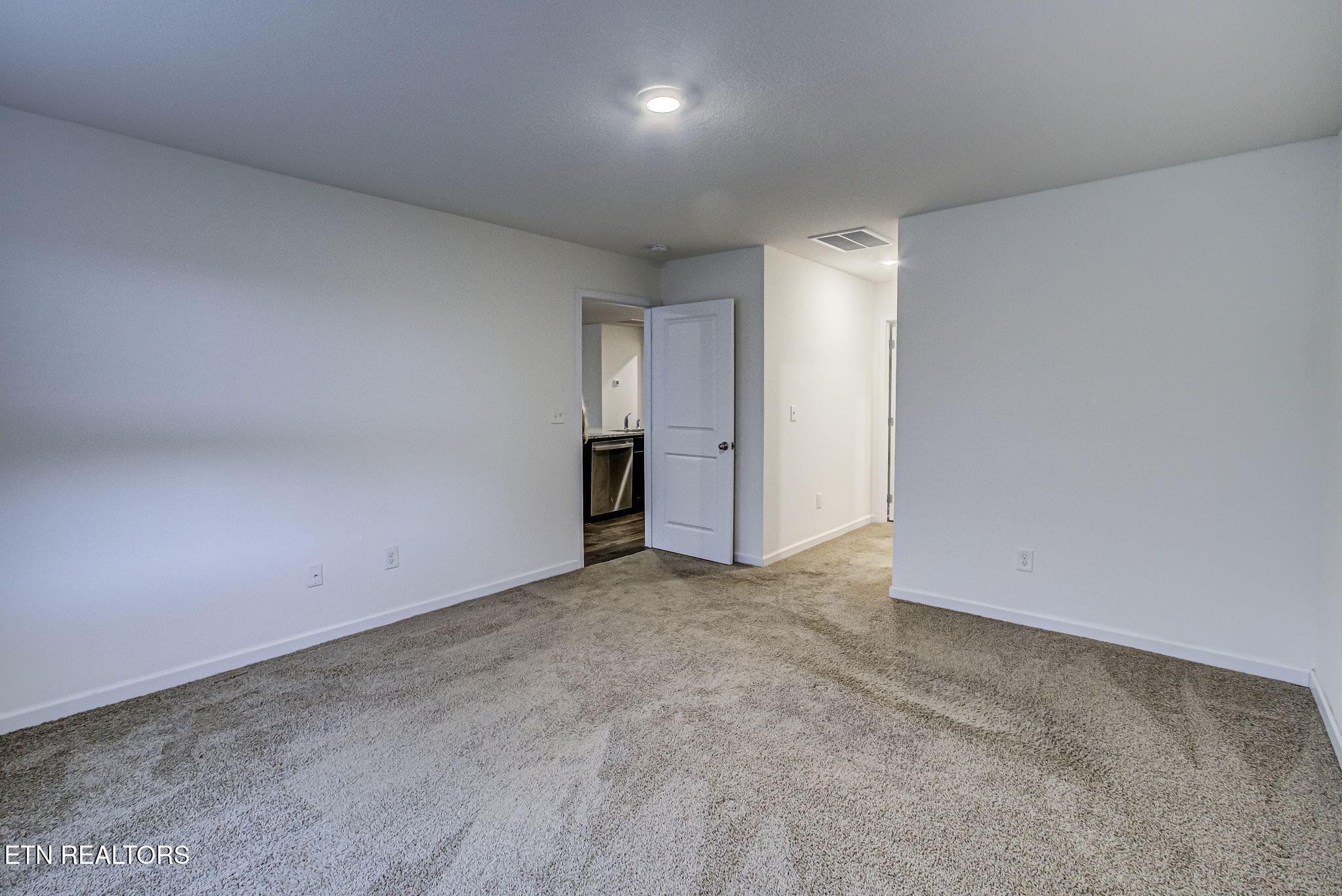 223 Ambernic Way Sweetwater, TN 37874 - Photo 18 of 37 18