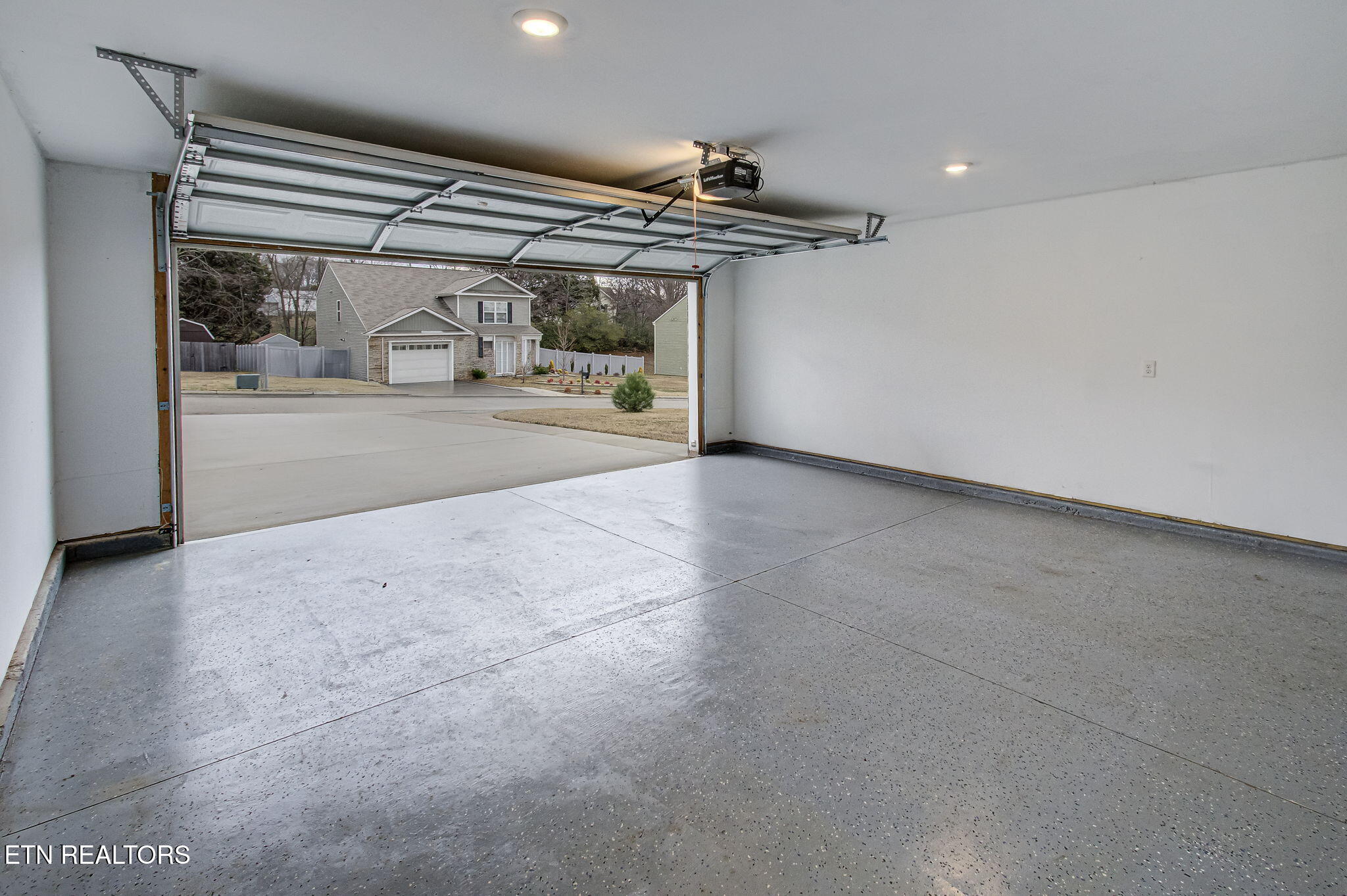 223 Ambernic Way Sweetwater, TN 37874 - Photo 34 of 37 34