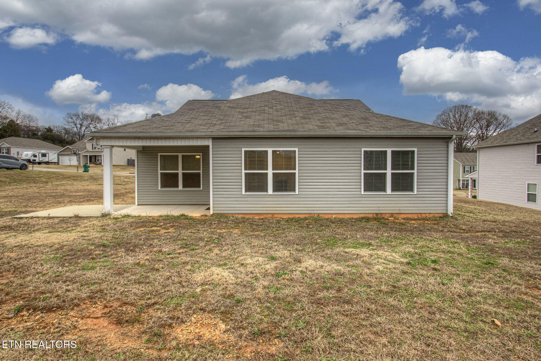 223 Ambernic Way Sweetwater, TN 37874 - Photo 4 of 37 4