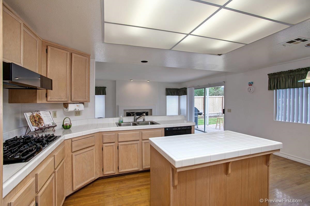 1737 Willowhaven Road Encinitas, CA 92024 - Photo 5 of 18 Gallery Image 5