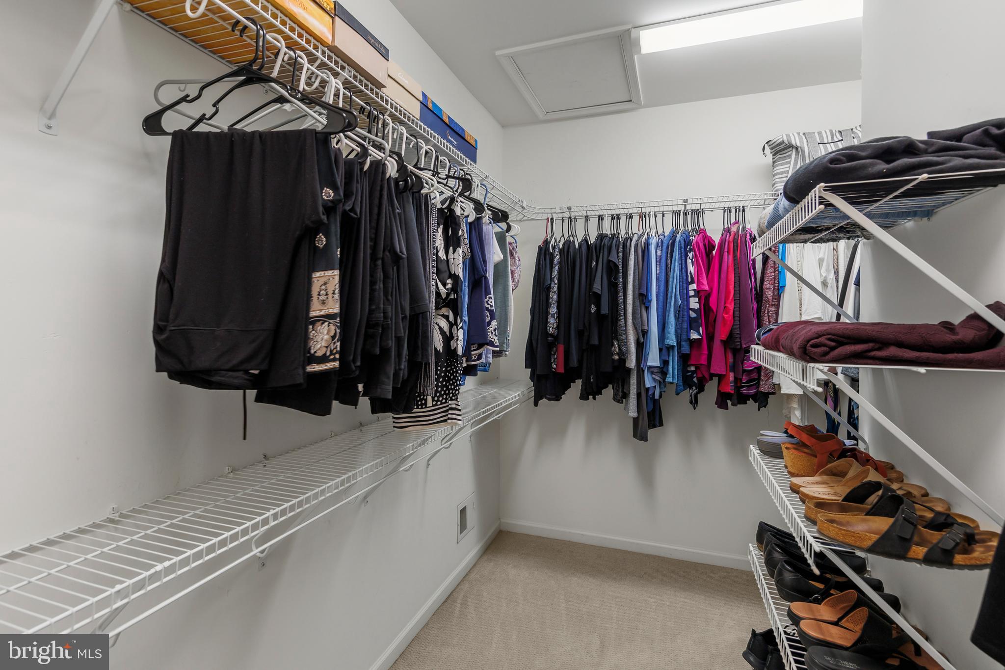 107 Sunset Circle Cross Junction, VA 22625 - Photo 23 of 35 Large walk-in closet