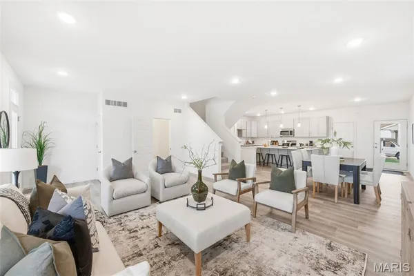 $483,970 | 218 Marais Temps Clair Drive, St. Charles, MO 63301