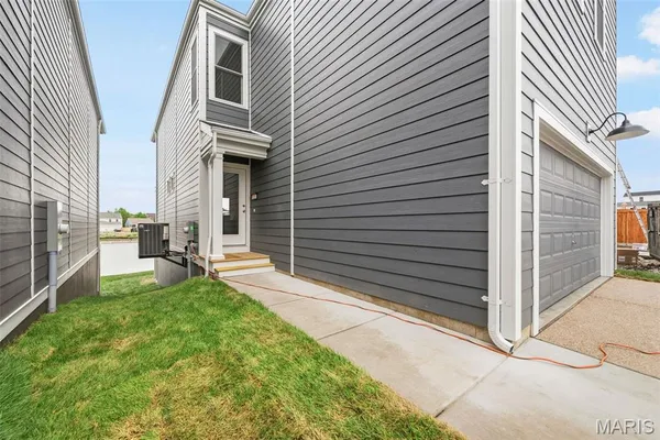 $483,970 | 218 Marais Temps Clair Drive, St. Charles, MO 63301