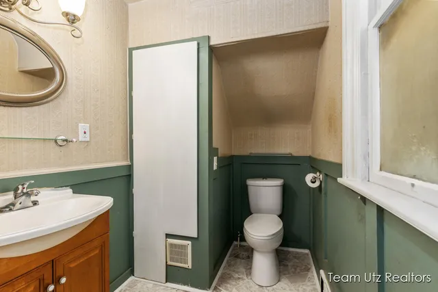 $289,900 | 917 Jefferson Avenue Southeast, Grand Rapids, MI 49507