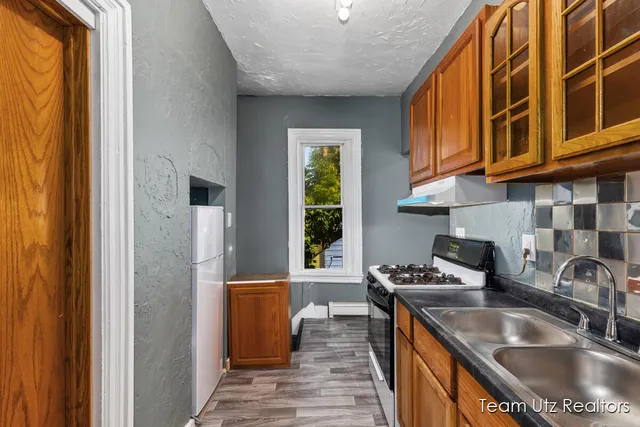 $289,900 | 917 Jefferson Avenue Southeast, Grand Rapids, MI 49507