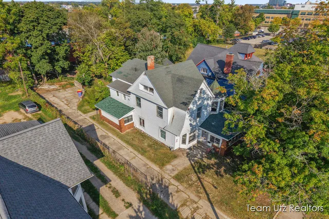 $289,900 | 917 Jefferson Avenue Southeast, Grand Rapids, MI 49507