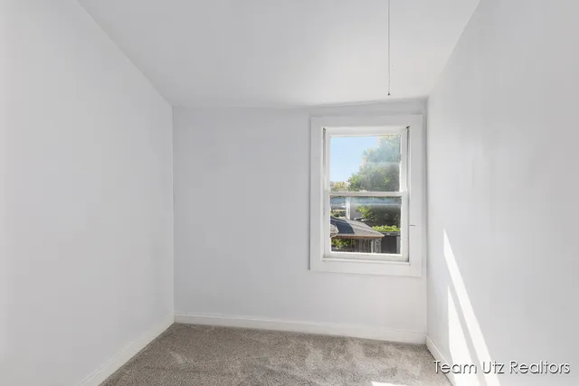 $289,900 | 917 Jefferson Avenue Southeast, Grand Rapids, MI 49507