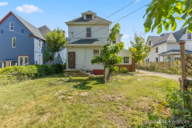$289,900 | 917 Jefferson Avenue Southeast, Grand Rapids, MI 49507