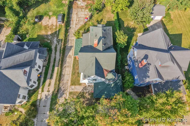 $289,900 | 917 Jefferson Avenue Southeast, Grand Rapids, MI 49507