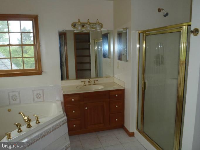 2900 Mayberry Road Westminster, MD 21158 - Photo 2 of 23 Bath (Master)