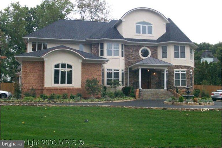 6541 Old Chesterbrook Road McLean, VA 22101 - Photo 1 of 16 Exterior (Main)