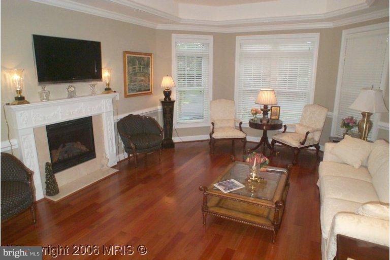 6541 Old Chesterbrook Road McLean, VA 22101 - Photo 9 of 16 Living Room
