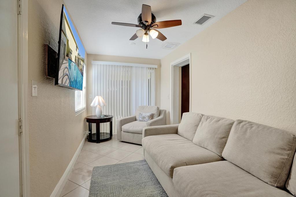 740 Buttonwood Road North Palm Beach, FL 33408 - Photo 15 of 44 DSC07979