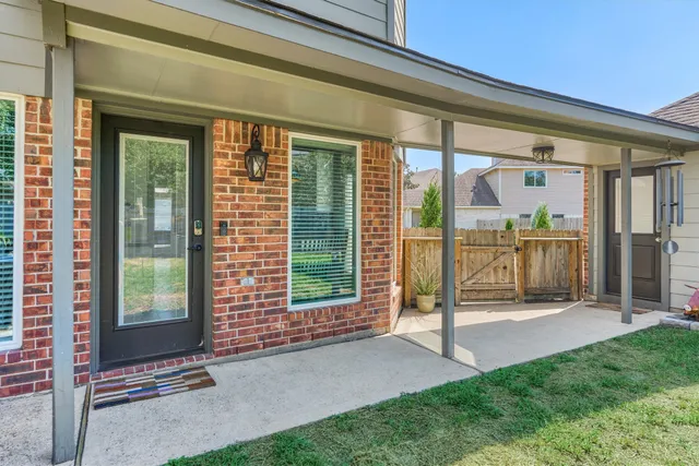 $499,000 | 707 Cypresswood Lake Court, Spring, TX 77373