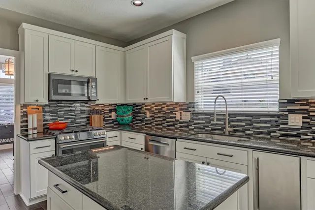 $499,000 | 707 Cypresswood Lake Court, Spring, TX 77373