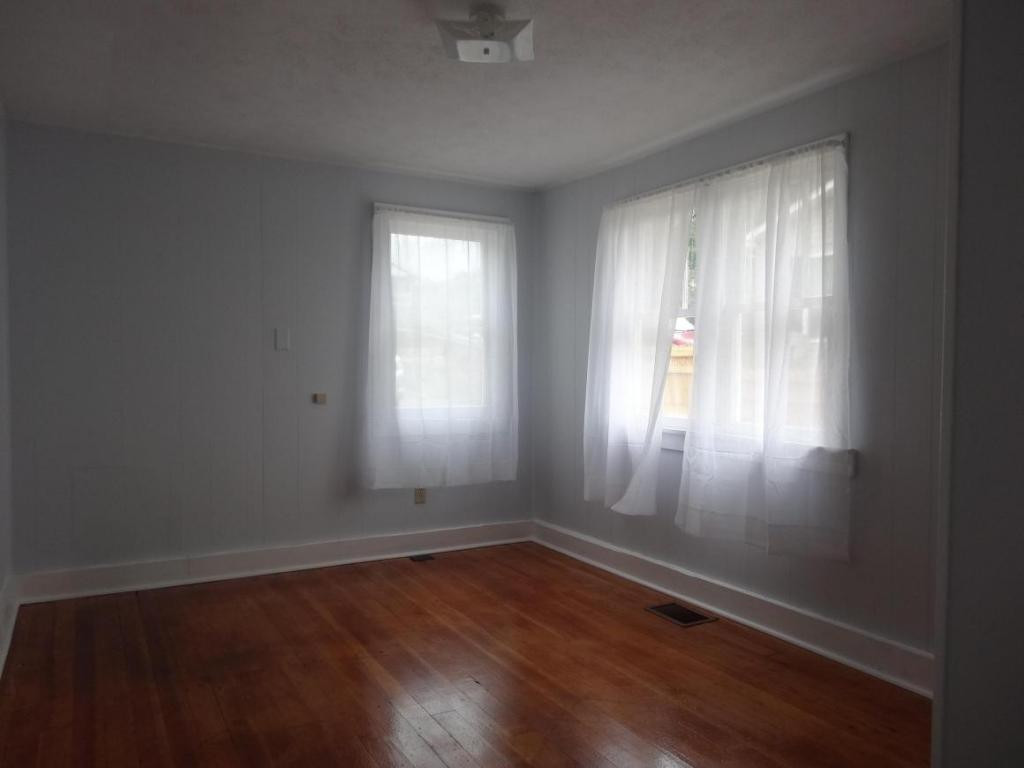 2359 Idle Hour Road Kingsport, TN 37660 - Photo 7 of 12 Bedroom 1