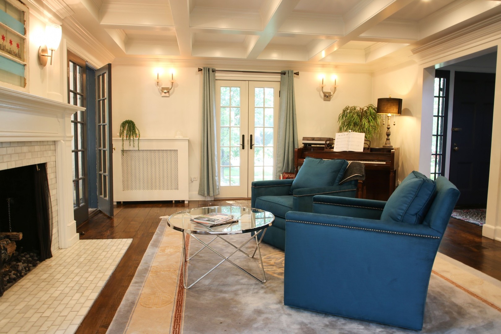 723 Gardner Road Flossmoor, IL 60422 - Photo 12 of 48 a living room with furniture and a fireplace