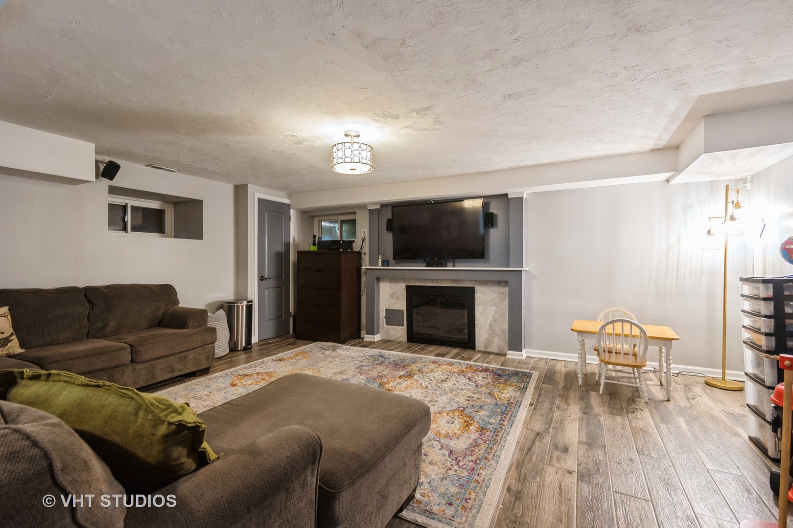 723 Gardner Road Flossmoor, IL 60422 - Photo 33 of 48 a living room with furniture and a flat screen tv